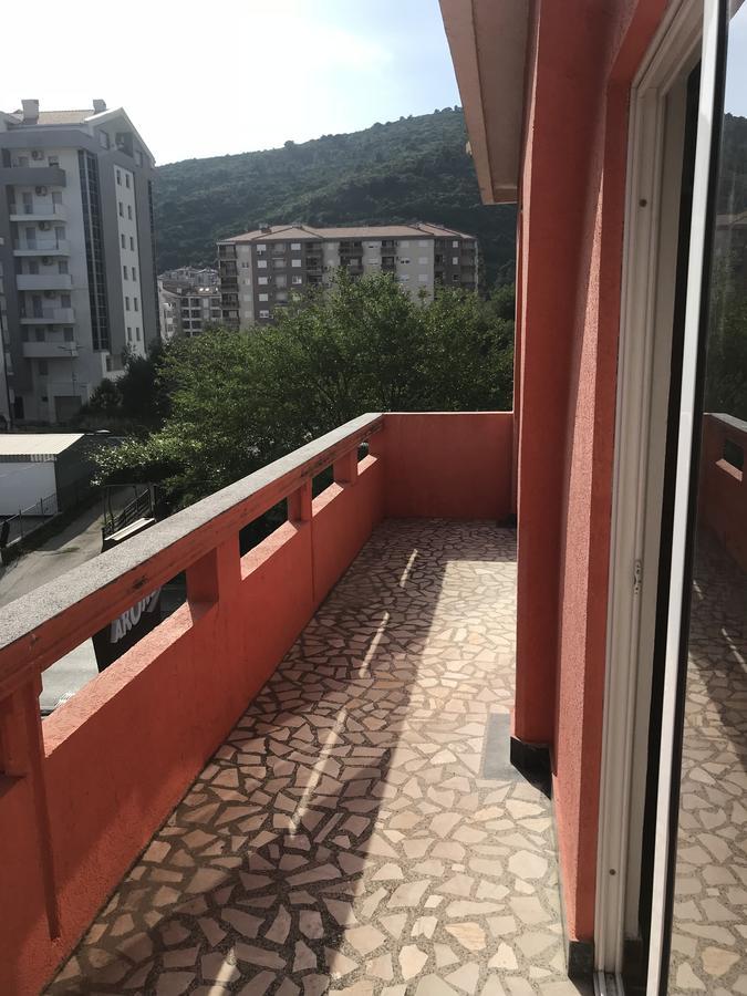 Apartments Holiday Μπούντβα Εξωτερικό φωτογραφία