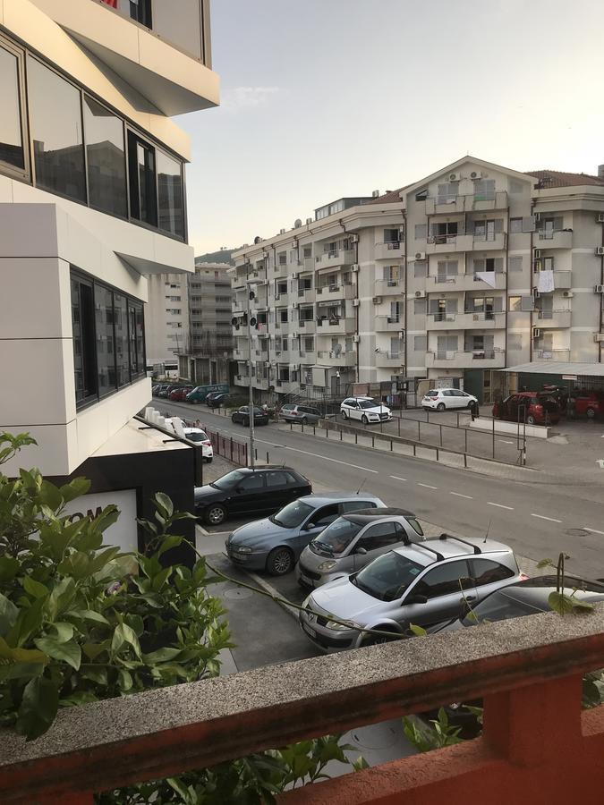 Apartments Holiday Μπούντβα Εξωτερικό φωτογραφία